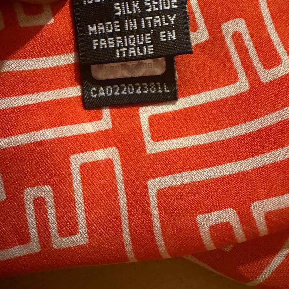 Fendi scarf never worn, composition 100% silk - Picture 7 of 9